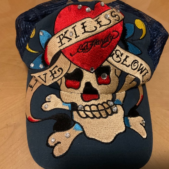 ED HARDY RHINESTONE LKS SKULL HAT - Picture 2 of 7